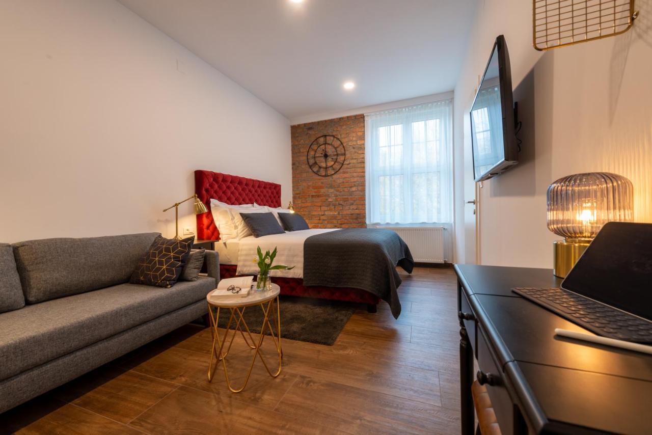 Brickwall Apartments Загреб Экстерьер фото