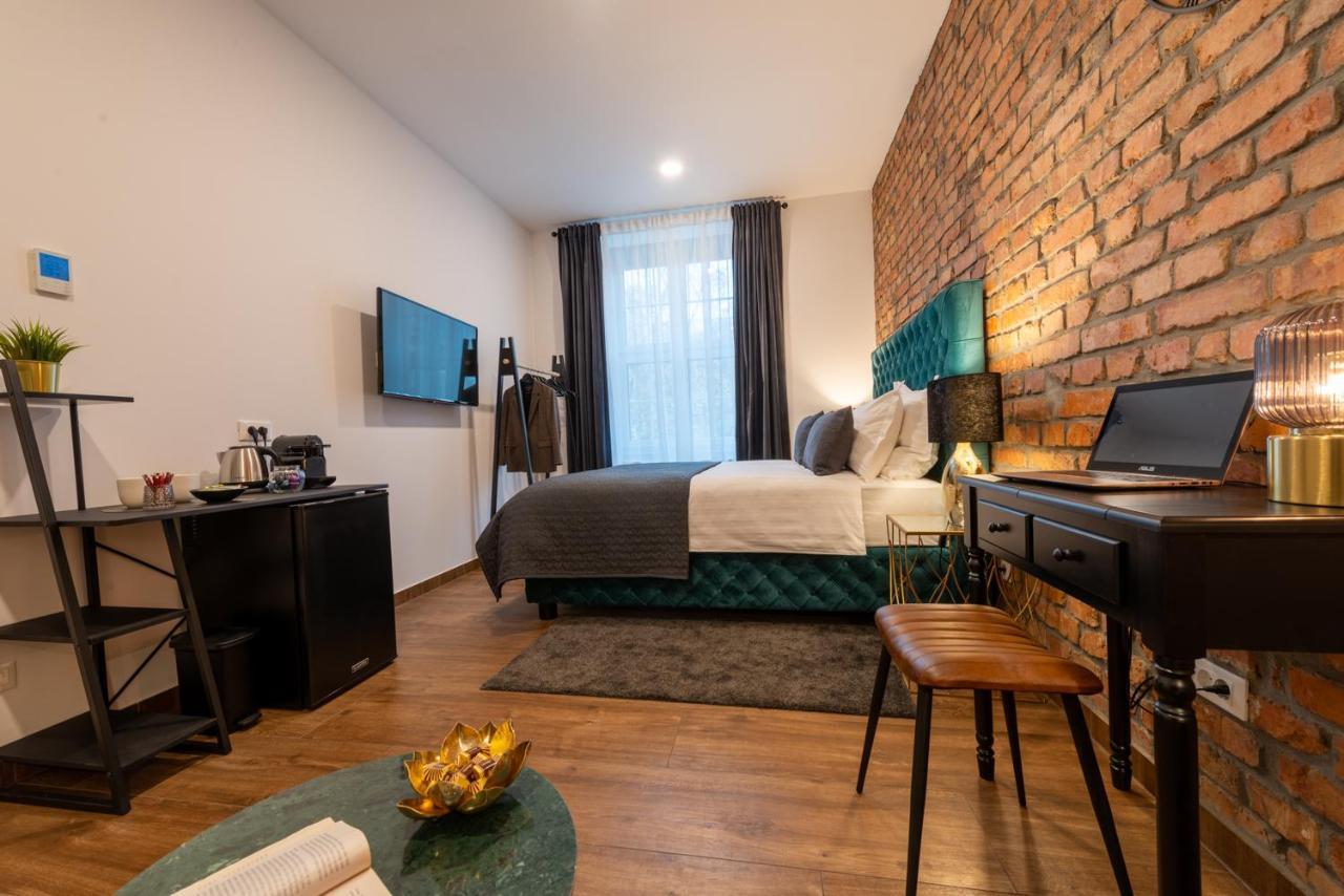 Brickwall Apartments Загреб Экстерьер фото