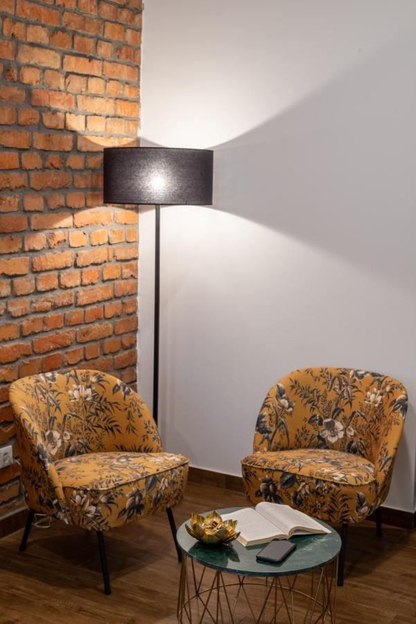 Brickwall Apartments Загреб Экстерьер фото