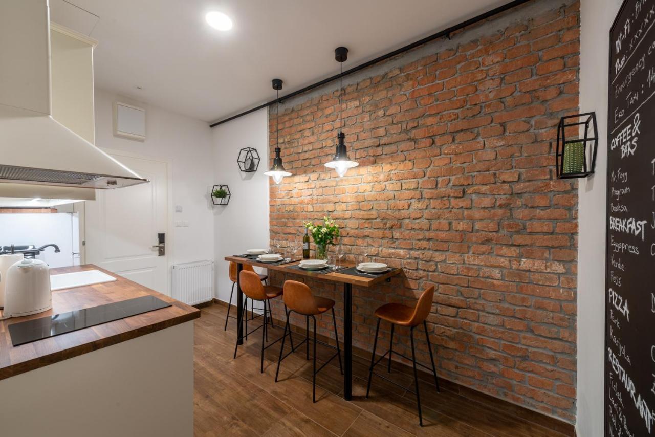 Brickwall Apartments Загреб Экстерьер фото